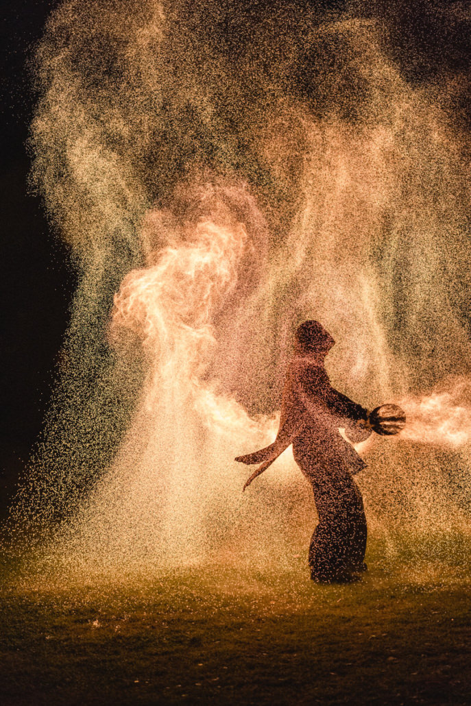 Feuershow im Garten vom Jagdschloss Mönchbruch