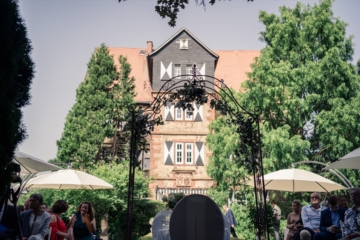 Schlooss Stammheim bei Florstadt in der Wetterau. Blick vom romantischen Garten zur Rückseite des Schloss.