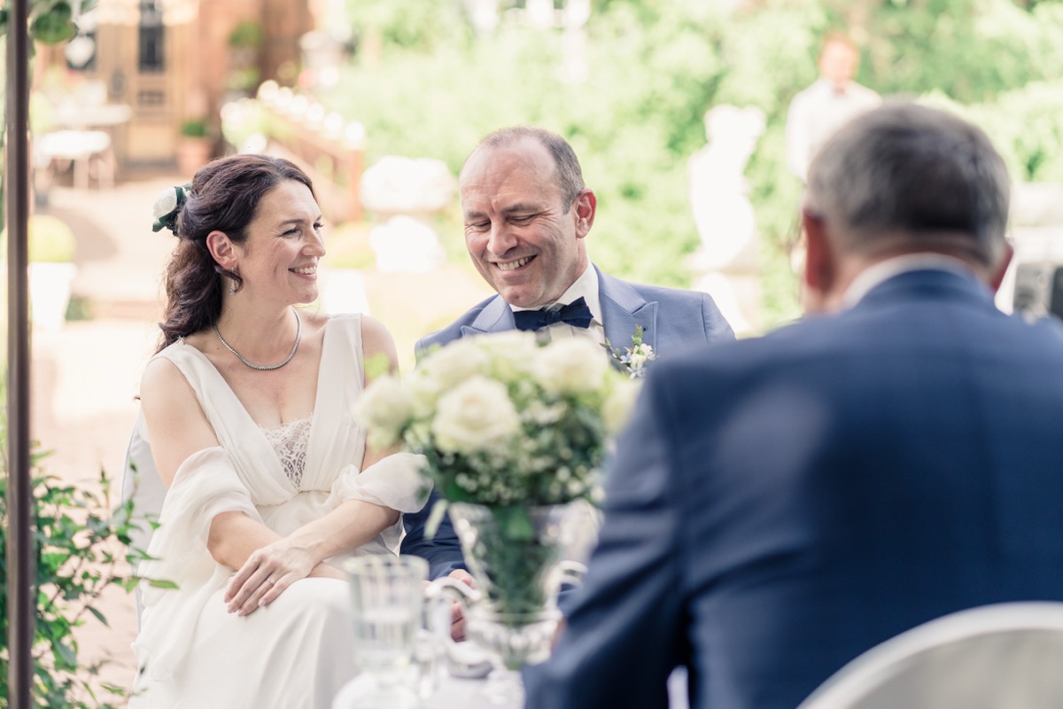 Ksenia & Mark vor dem Standesbeamten im Schloss Stammheim in der Wetterau