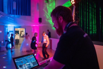 DJ für das Musikprogramm zu eurer Hochzeit in Marburg